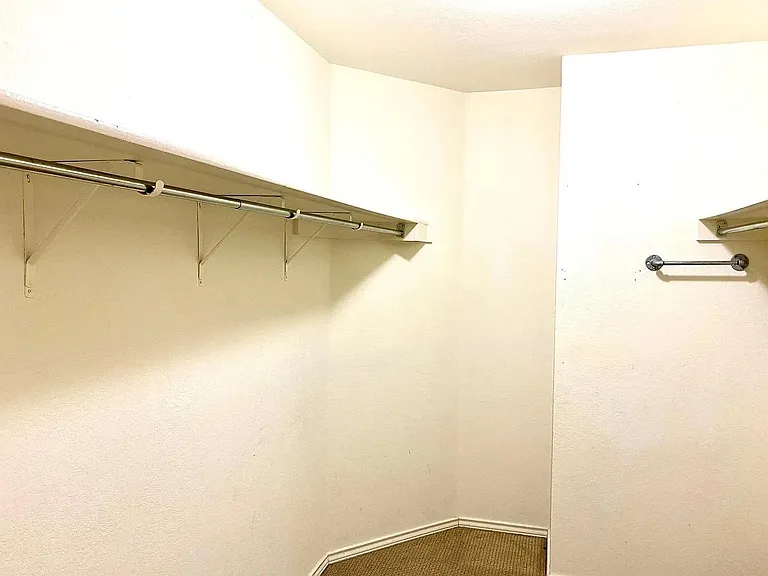 731 Abundance Ln — Photo 24