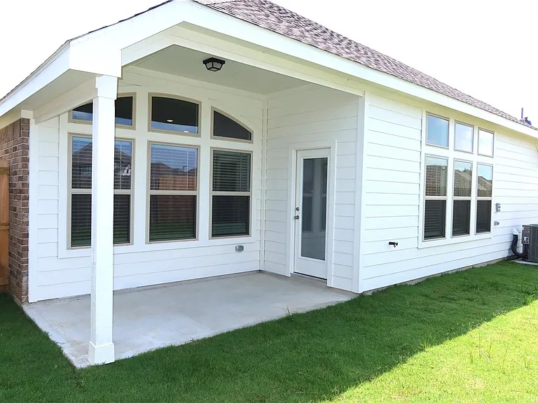 6306 Fulton Dr — Photo 21