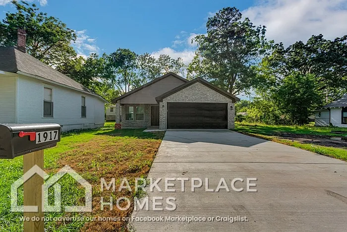 3 bed, 2.0 bath, 1250 sqft, $1,495 — Photo 2