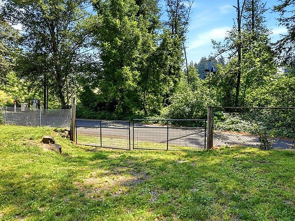 3rd image of 8525 Lewis River Rd