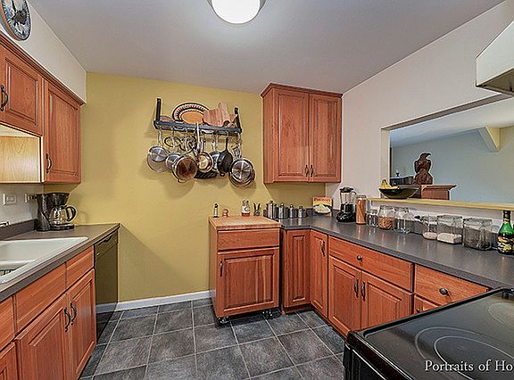 2nd image of 2051 Creekside Dr APT 1-4
