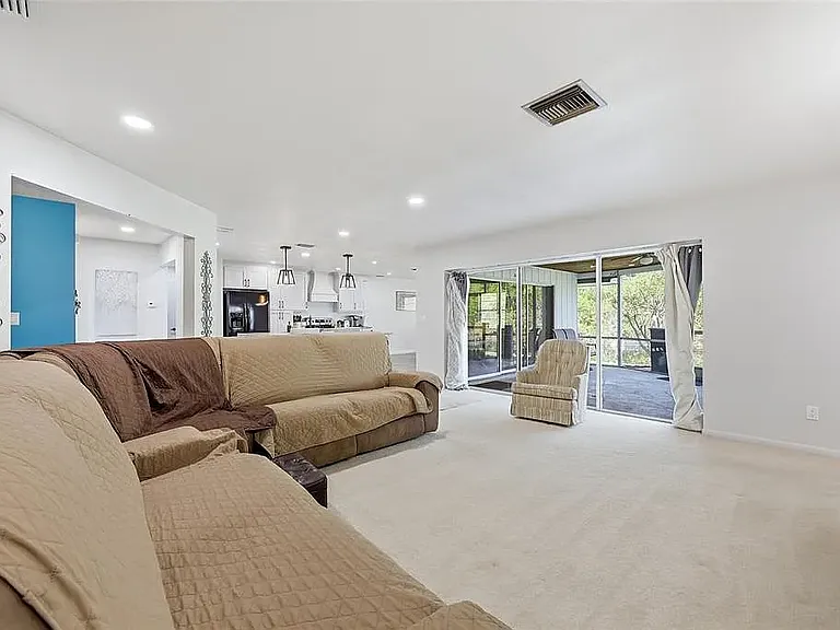 2325 Lauderdale Ct — Photo 5