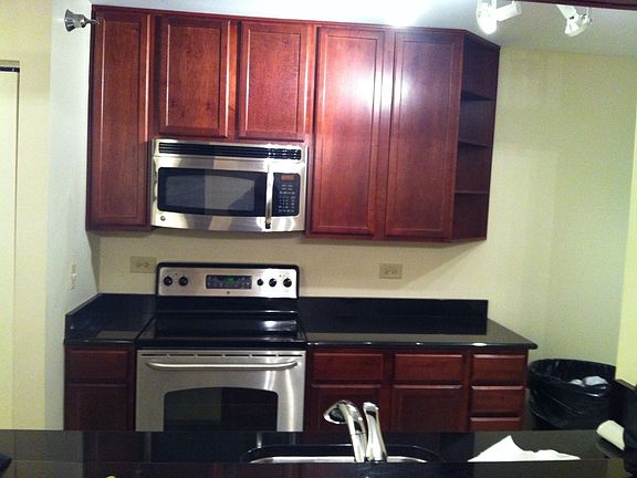 3rd image of 120 Glengarry Dr APT 111