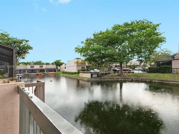 1178 NW 122nd Ter, Pembroke Pines, FL 33026