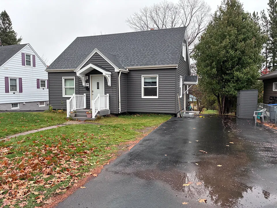 18 Artavia St