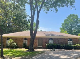 2014 Bay Oaks Dr, Arlington, TX 76012