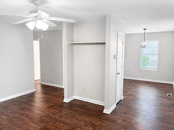 5th image of 412 Roberts St