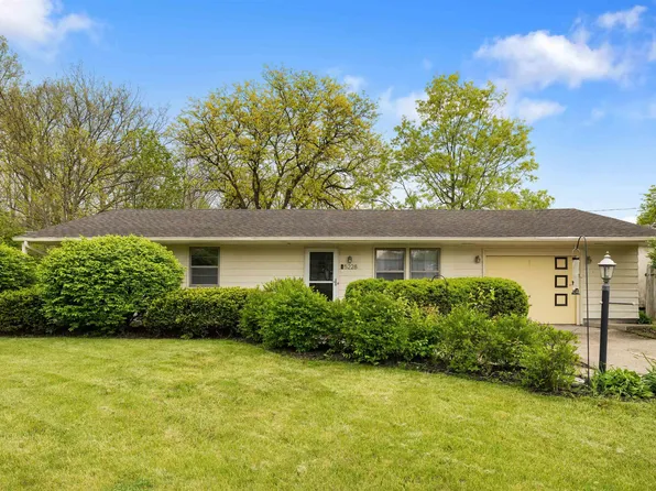 5228 Camelot Dr, Fort Wayne, IN 46815