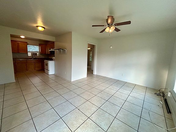 3rd image of 1138 4th Ave N #1140