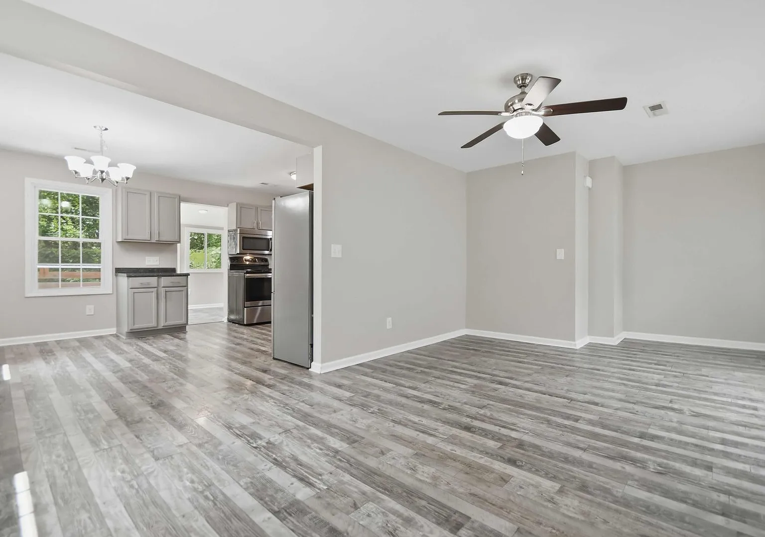 Pet Friendly Three Bedroom! — Photo 3