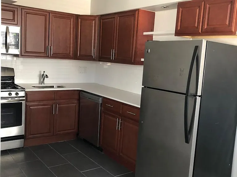 Karen Park Apartments — Photo 22