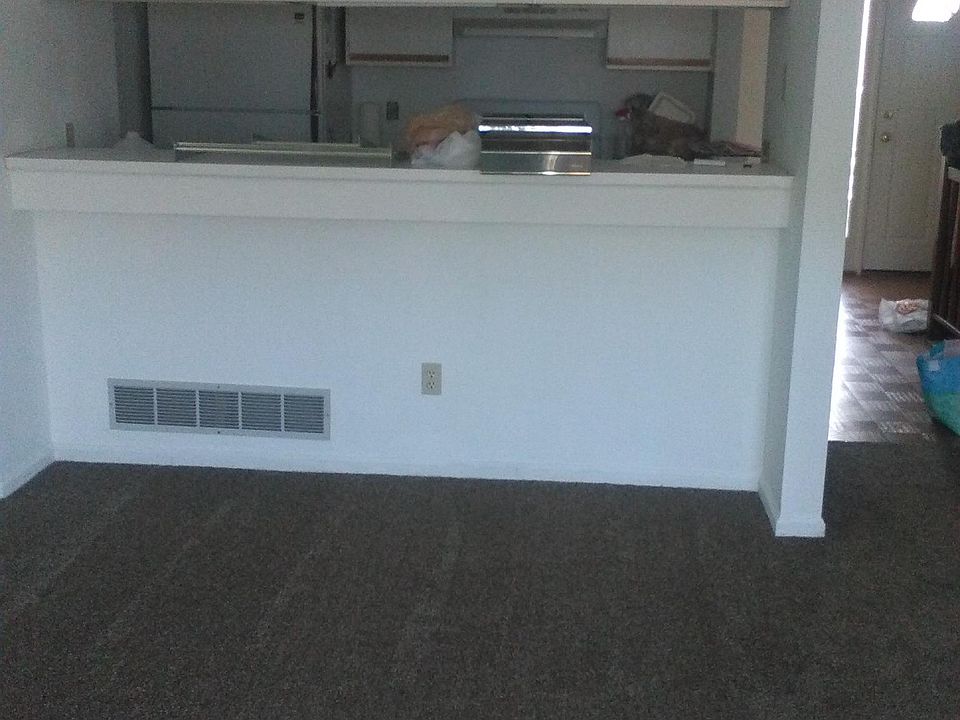 living room/breakfast bar