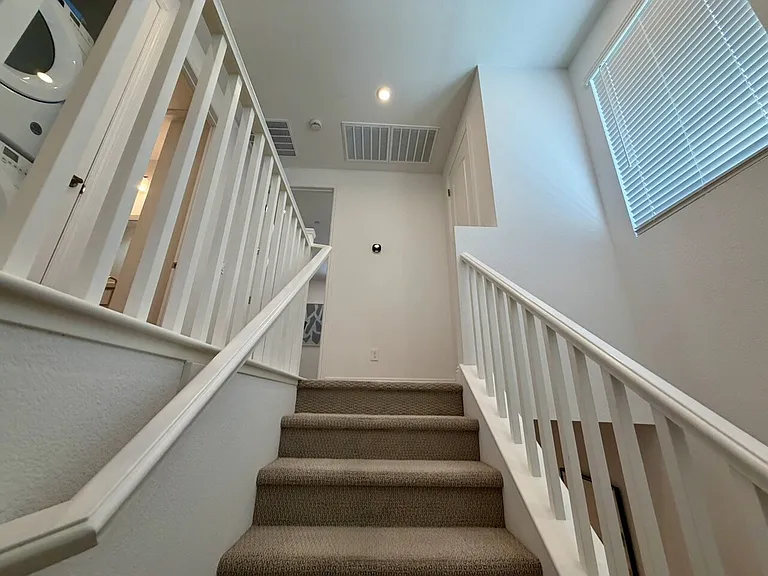 802 Royal Beekman St — Photo 25