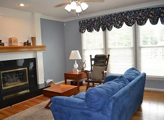 5th image of 12809 Barton St