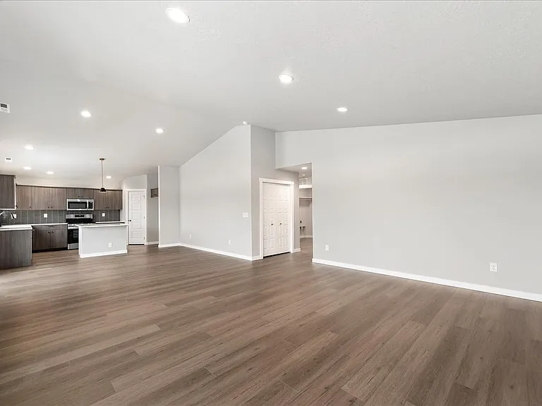 5079 W Riva Capri St — Photo 4