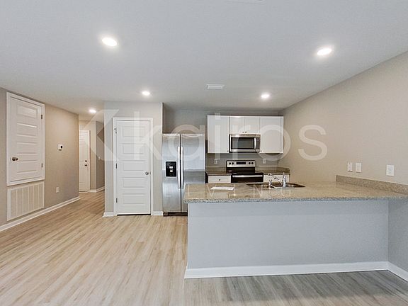 4th image of 4706 Malay Cir