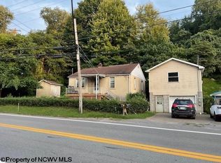 3734 Earl L Core Rd, Morgantown, WV 26508