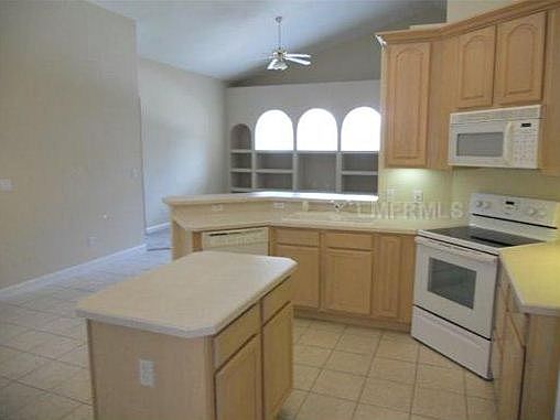 2nd image of 19043 Park Place Blvd