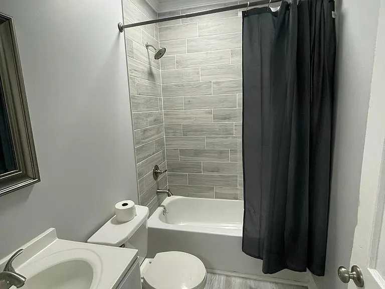 411 N Green St #2 — Photo 8