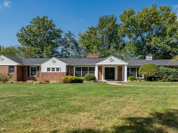 47 Ladue Estates Dr, Saint Louis, MO 63141