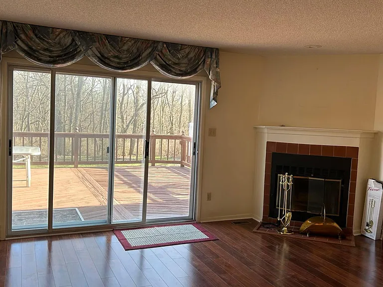 1890 Georgia Dr — Photo 14