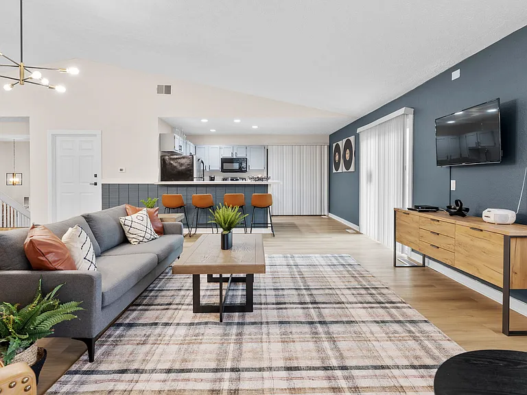 Hyde Park Townhomes — Photo 15