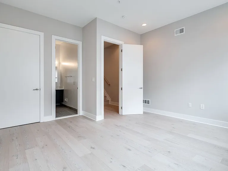 326 Fairmount Ave — Photo 17