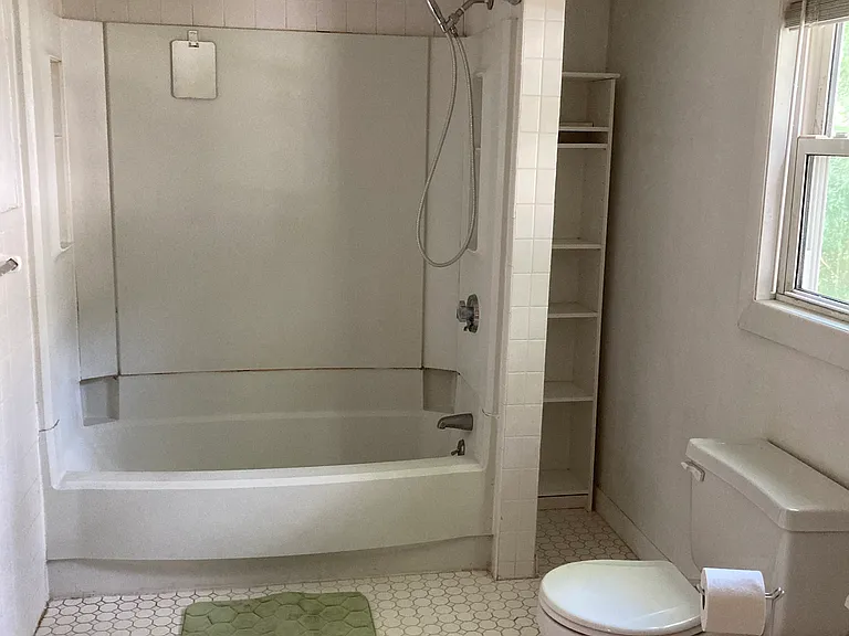 35 Vine St #1 — Photo 16