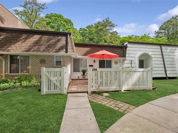 296 Birchwood Road #296, Medford, NY 11763