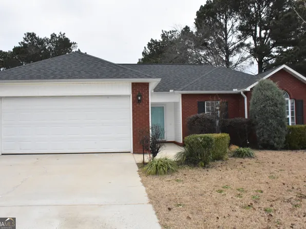 124 Castle Pines Dr, Bonaire, GA 31005