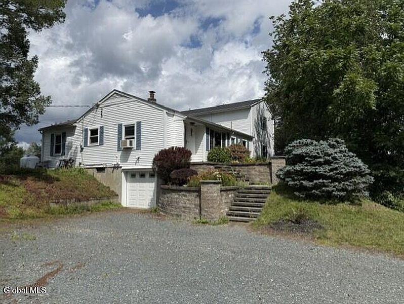 4th image of 9 Grandview Drive