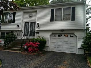 77 Pheasant Dr, Cranston, RI 02921