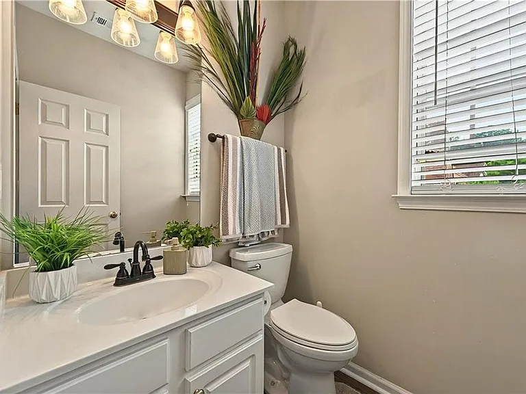 780 Potters Bar Ln — Photo 26