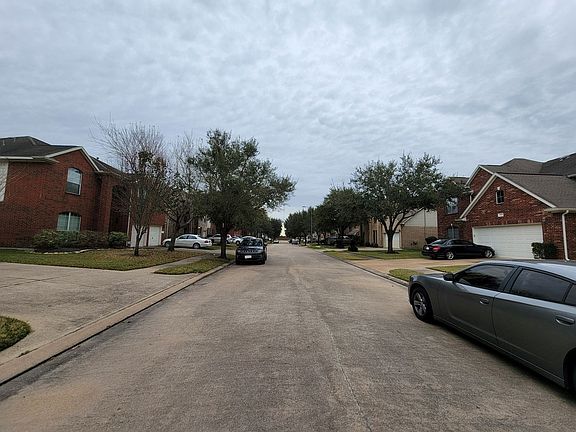 4th image of 3223 Village Pond Ln