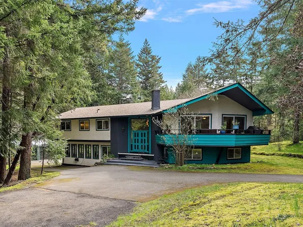 1074 Glen Forest Way, Metchosin, BC V9C 3X8