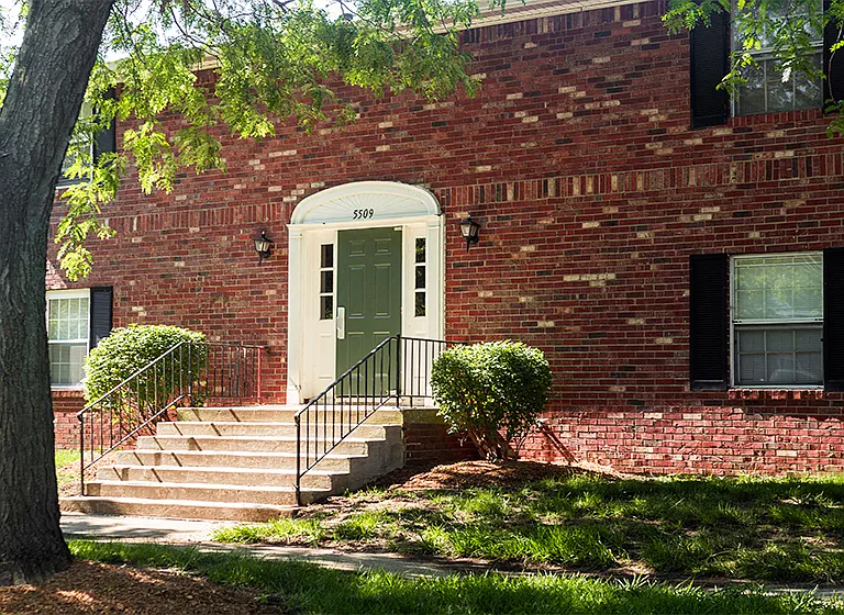 Apartment Building at Carriage House West
