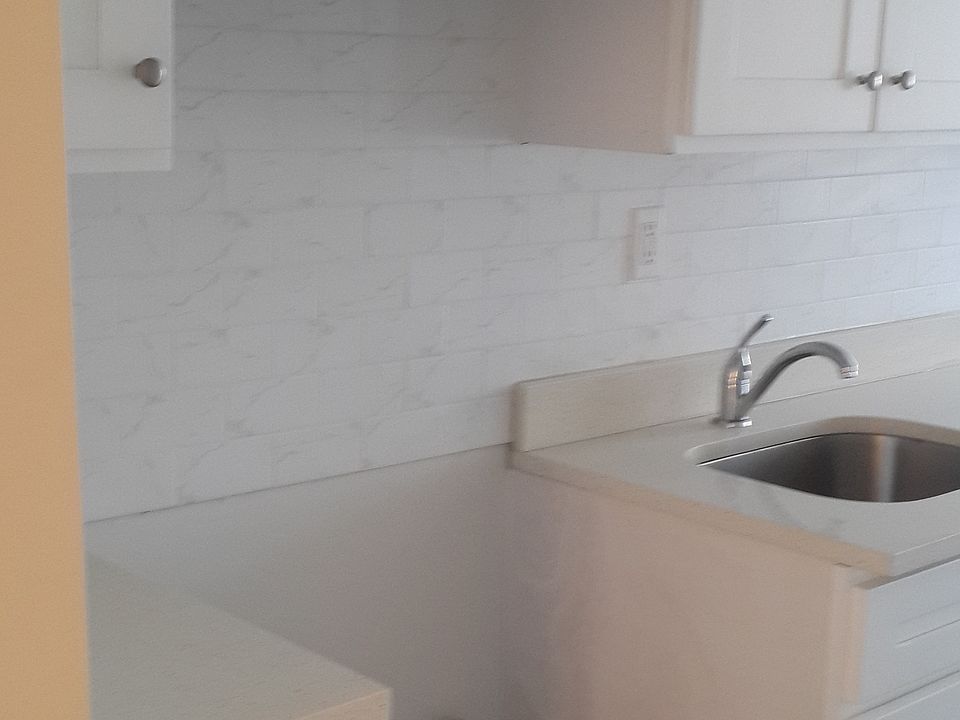 2nd image of 200 E 17th St APT 3D