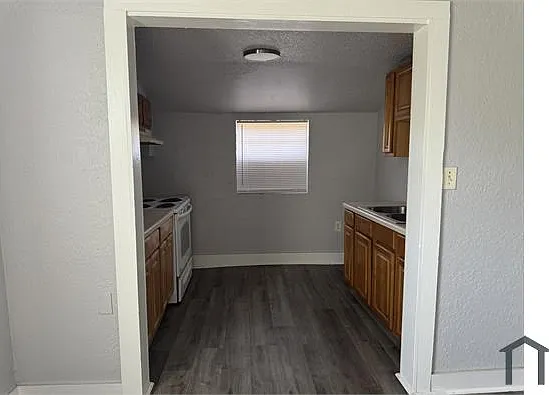 2314 Janette St — Photo 5