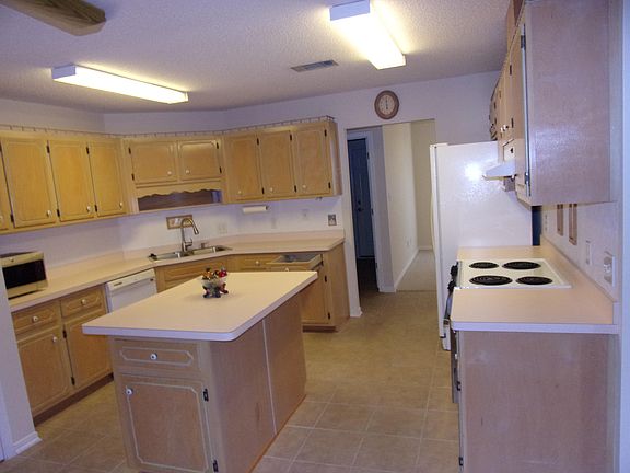 3rd image of 9532 Brentwood Blvd