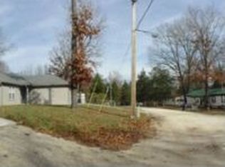 1045 Sycamore Rd, Rockaway Beach, MO 65740