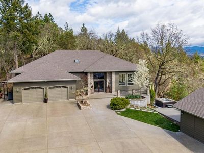 170 Garnet Ln, Grants Pass, OR, 97526