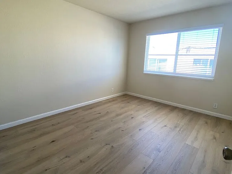 925 Pomeroy Ave — Photo 24