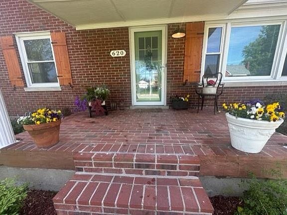 3rd image of 620 Saint Anthony Dr