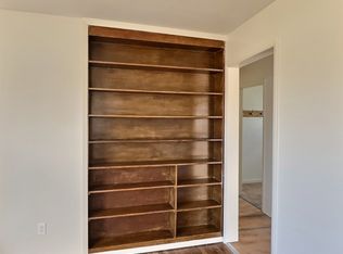 117 E Oneida St, La Crosse, IN 46348