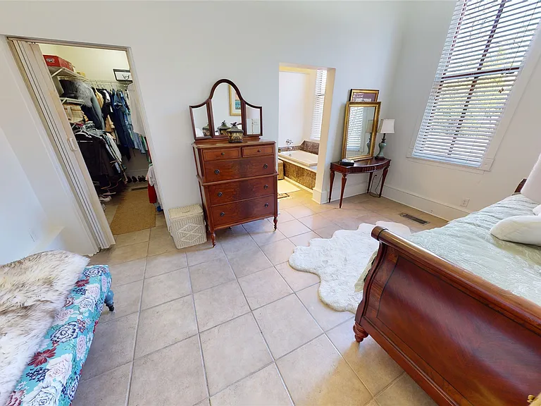 648 N Clayton St — Photo 24