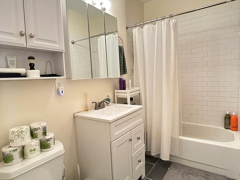 30 Glenville Ave #2 — Photo 5