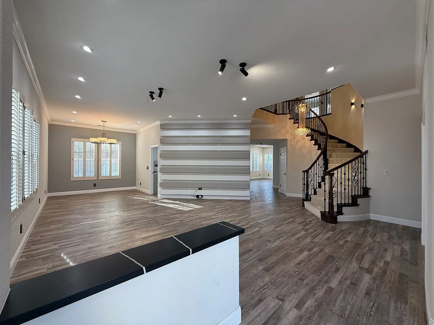 Exceptional contemporary home in the coveted Harbor Bay's Headlands neighborhood. — Photo 2