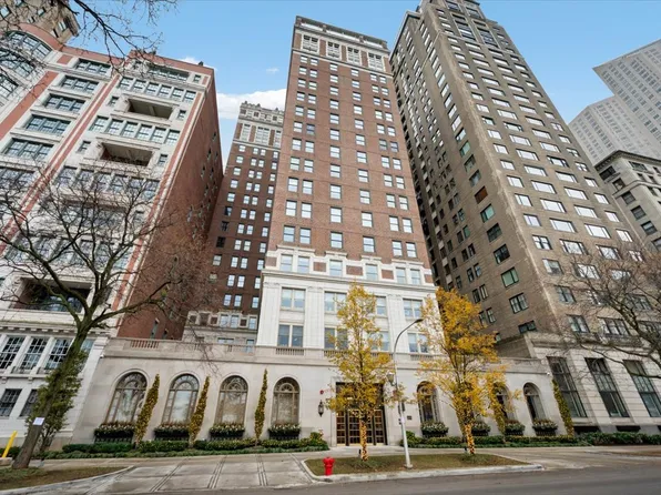 189 E Lake Shore Dr Suite 4E, Chicago, IL 60611