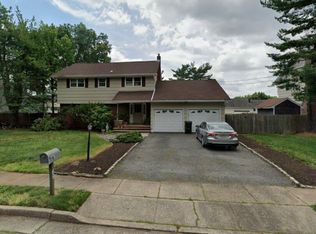 15 Lombardi St, Edison, NJ 08820