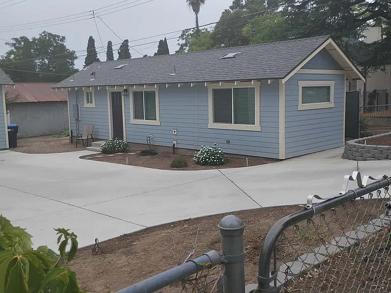 981 N San Gorgonio Ave — Photo 9